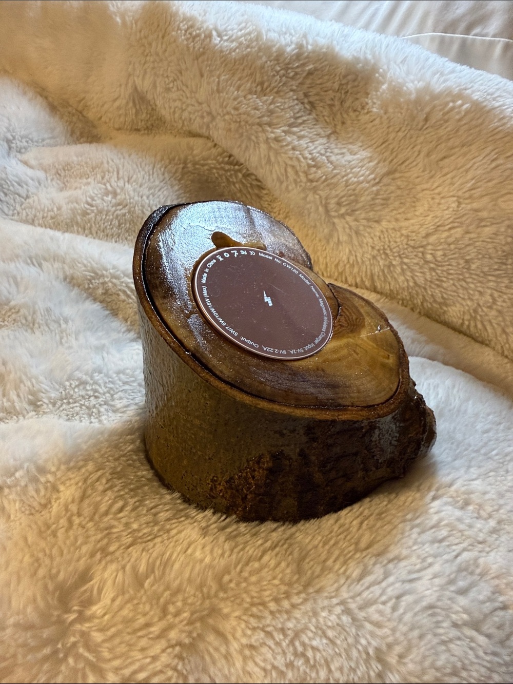 Aspen wood phone charger - Picture 5 of 7